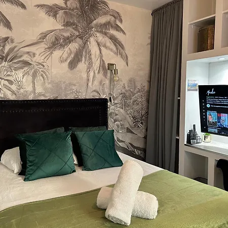 Appart'terrasse à 20 Min Des Champs élysées *