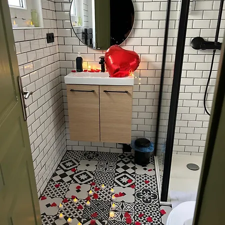 Appart'terrasse à 20 Min Des Champs élysées Apartamento